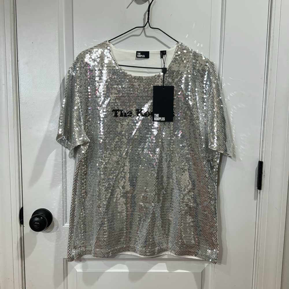 *NEW* THE KOOPLES SILVER SEQUINED TEE LARGE - Picture 4 of 9